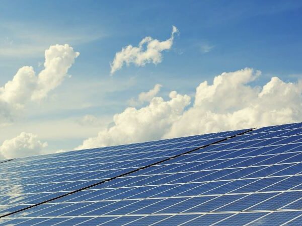 Advancements in Solar Panel Technology: Illuminating the Path to a Sustainable Future